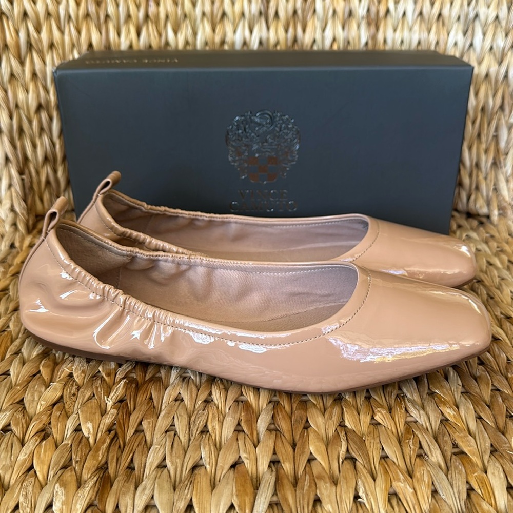 New Vince Camuto Sand Patent Ballet Flats 10m